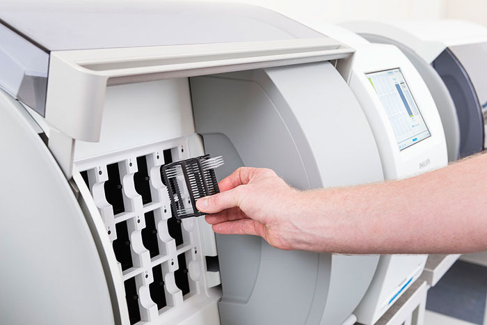 Download image (.jpg) Philips IntelliSite Pathology Solutions Ultra Fast Scanner (opens in a new window)